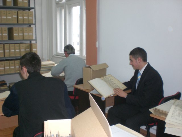DOCUMENTARE ARHIVA